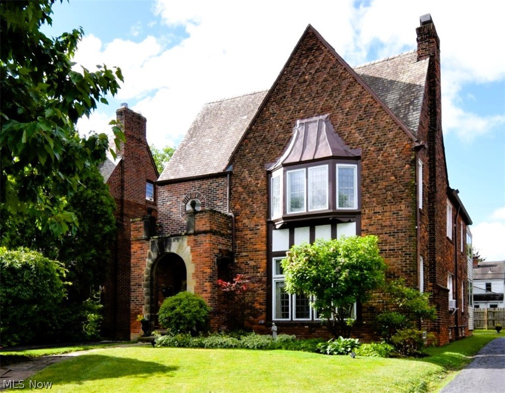 Photo 1 of 43 — 19406 Winslow Road, Shaker Heights, OH 44122