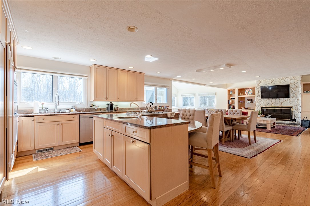 Shaker - Residential