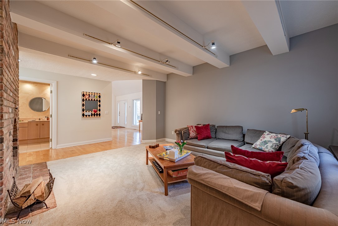 Shaker - Residential