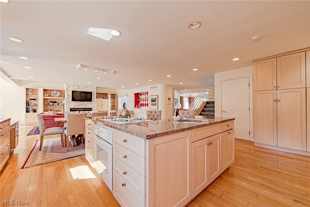 Shaker - Residential