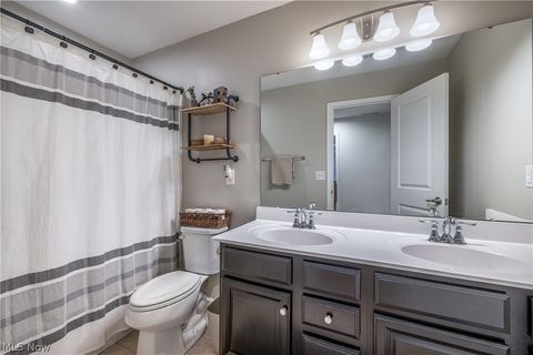 Tiny photo for 165 Lakeland Way, Aurora, OH 44202 (MLS # 5187973)