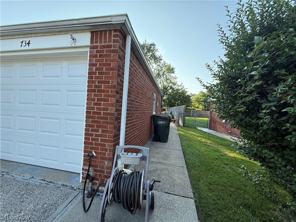Photo of 734 Hemlock Drive, Euclid, OH 44132 (MLS # 5226256)