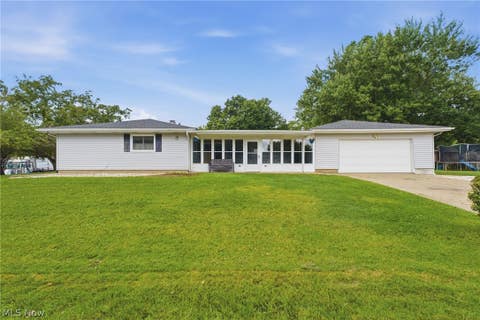 Homes For Sale - 407 Dorwood Drive<br/> Alliance, OH 44601