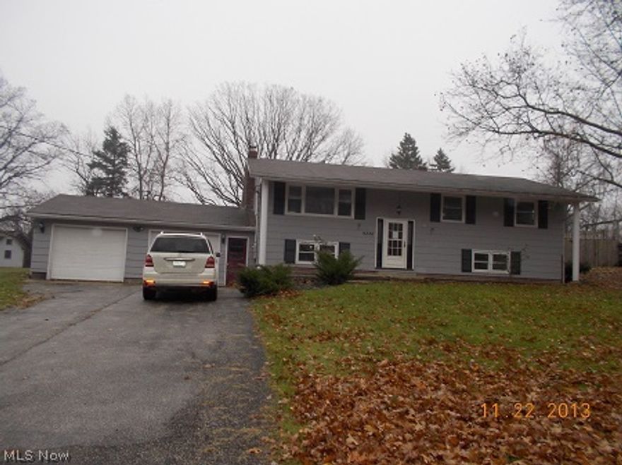 Beautiful Bilevel featuring 3 bedrooms, 2 baths, spacious kitchen, cozy livingroom, sliders to back yard. lower level boasts familyroom with
gorgeous fireplace, utility room and laundry room. attached 2 car garage, paved drive in area of like homes. Close to US RT 11. A must see