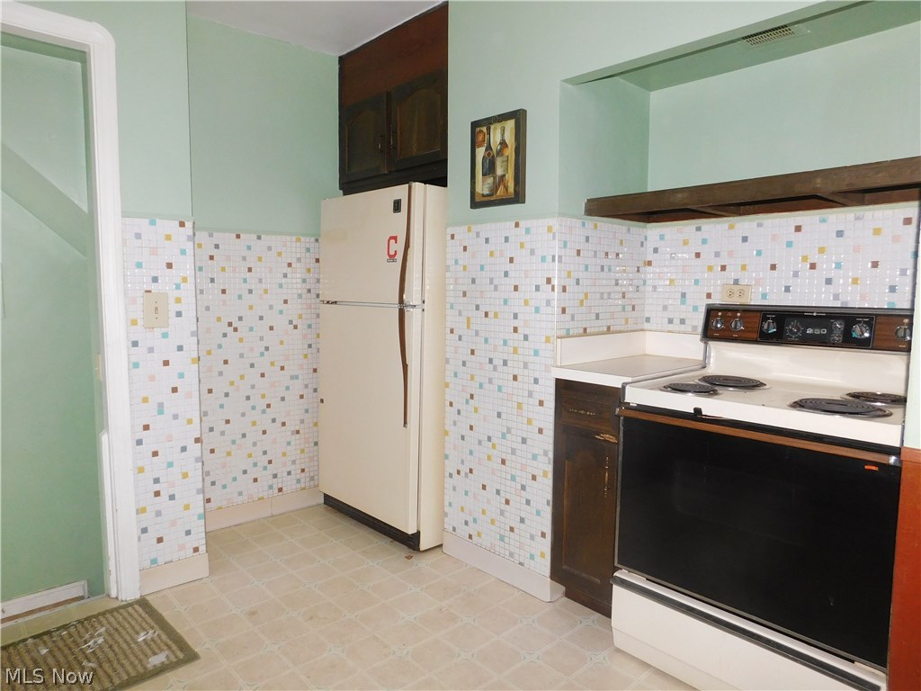 Conger Helper Realty Cos Look - Residential