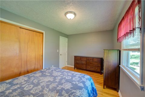 Tiny photo for 2015 Wallace Lane, Lorain, OH 44053 (MLS # 5202702)