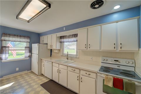 Tiny photo for 2015 Wallace Lane, Lorain, OH 44053 (MLS # 5202702)