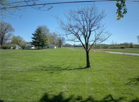 Tiny photo for 2015 Wallace Lane, Lorain, OH 44053 (MLS # 5202702)