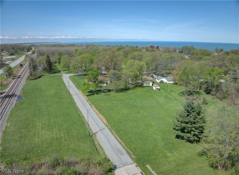 Tiny photo for 2015 Wallace Lane, Lorain, OH 44053 (MLS # 5202702)