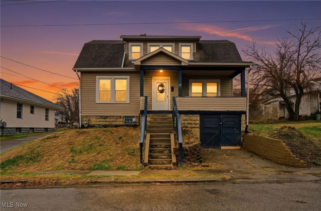 Photo of 17 Ceramic Avenue, Zanesville, OH 43701 (MLS # 5180003)