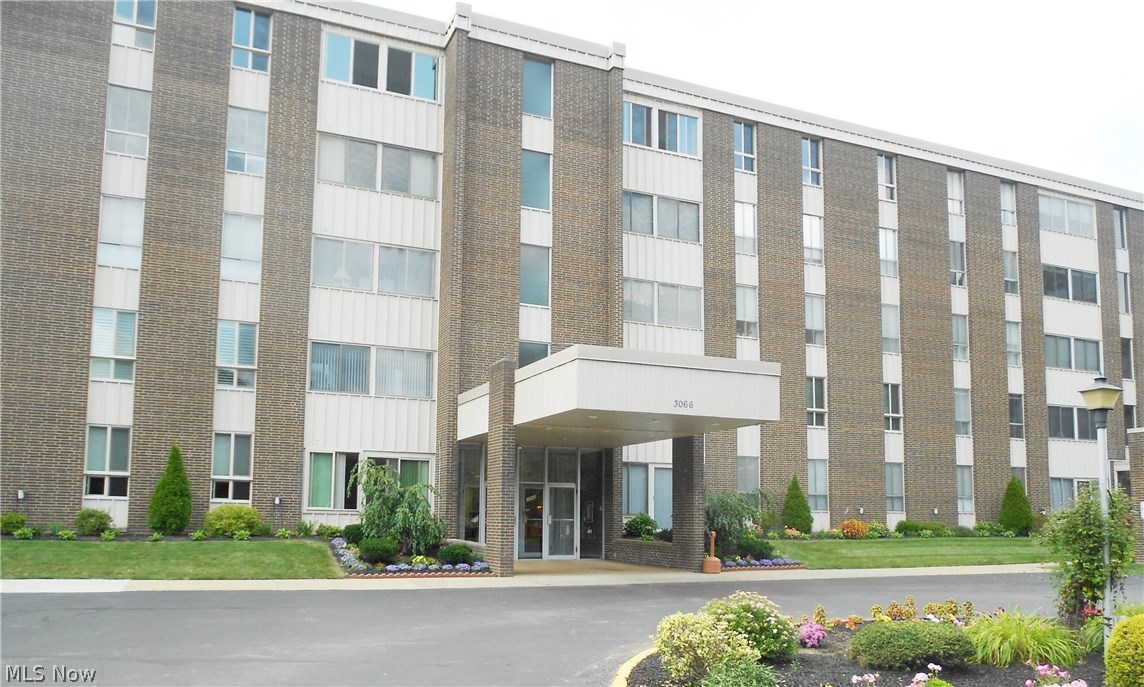 This fantastic, completely furnished, 2 bedroom, condo has been totally updated! Turn key home has a neutral decor and offers new energy saving windows throughout including the slider to the sunroom has been replaced. The updated kitchen features newer cabinets, counters, under cabinet lighting, flooring, fixtures and Samsung stainless steel appliances. As if that wasn't enough, the bath has been updated, there's newer laminate flooring and all interior doors, plus all closet doors and fixtures have been replaced. The master bedroom features a 7 X 8 walk-in closet. Community amenities include a party room, guest suites, outdoor heated pool, exercise room, bocce ball court, clubhouse and more. This building is just steps away from the beautiful heated pool!