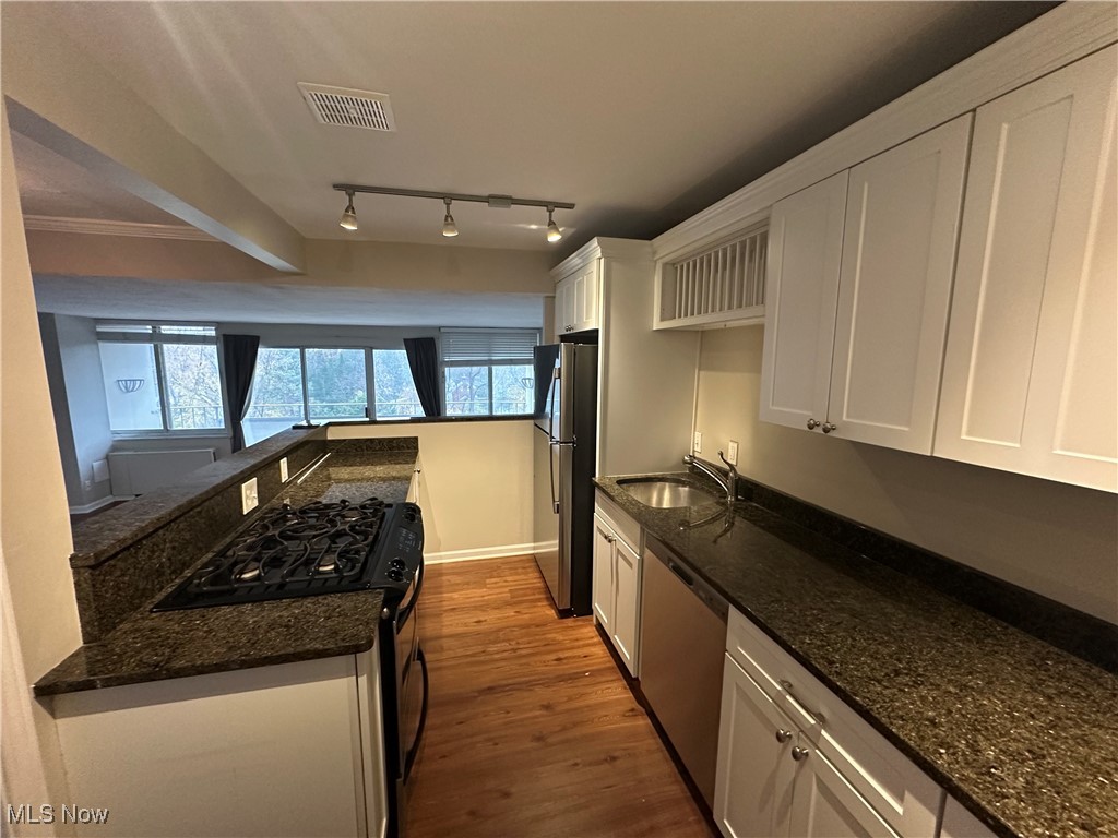 Carlyle Condo - Residential