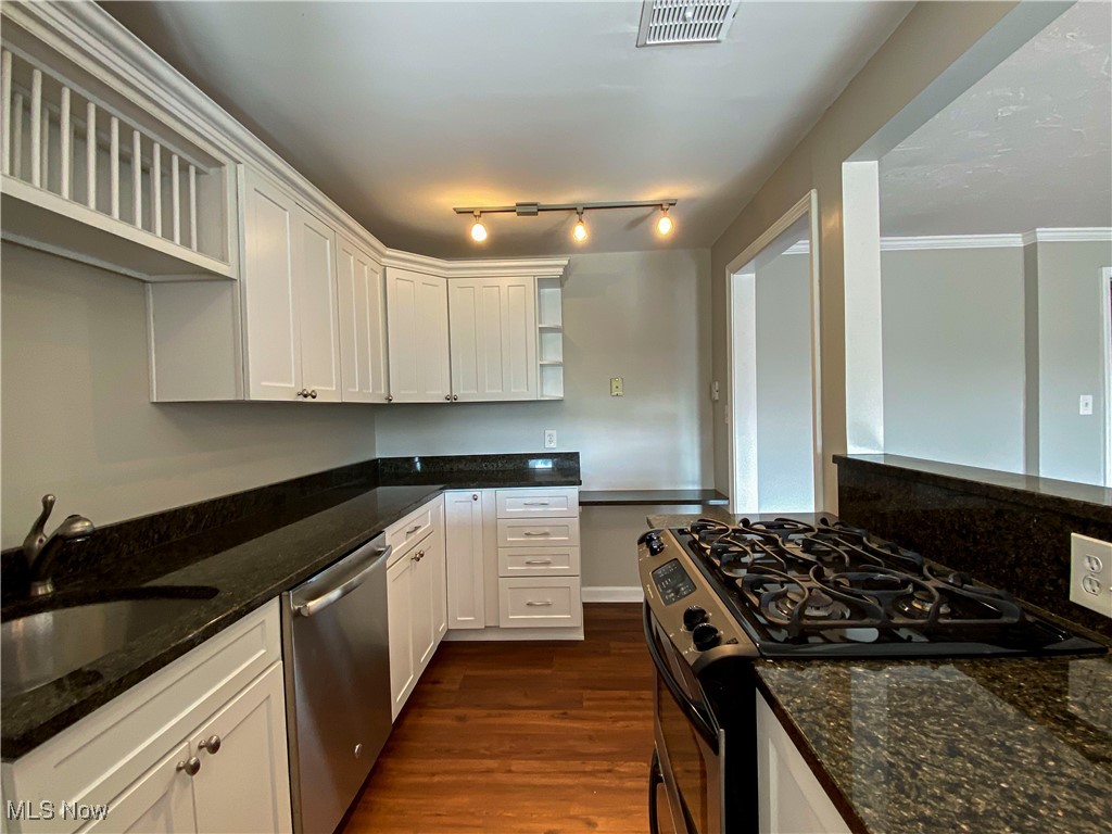 Carlyle Condo - Residential