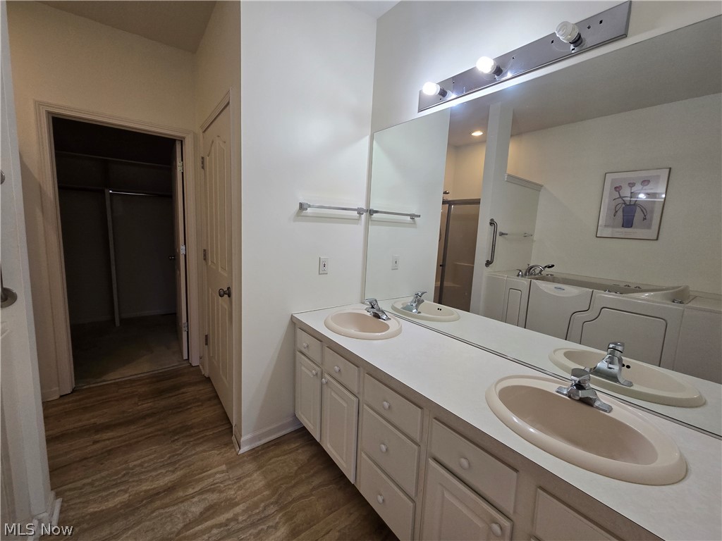 Country Club Village Ph 02 Clstr - Residential