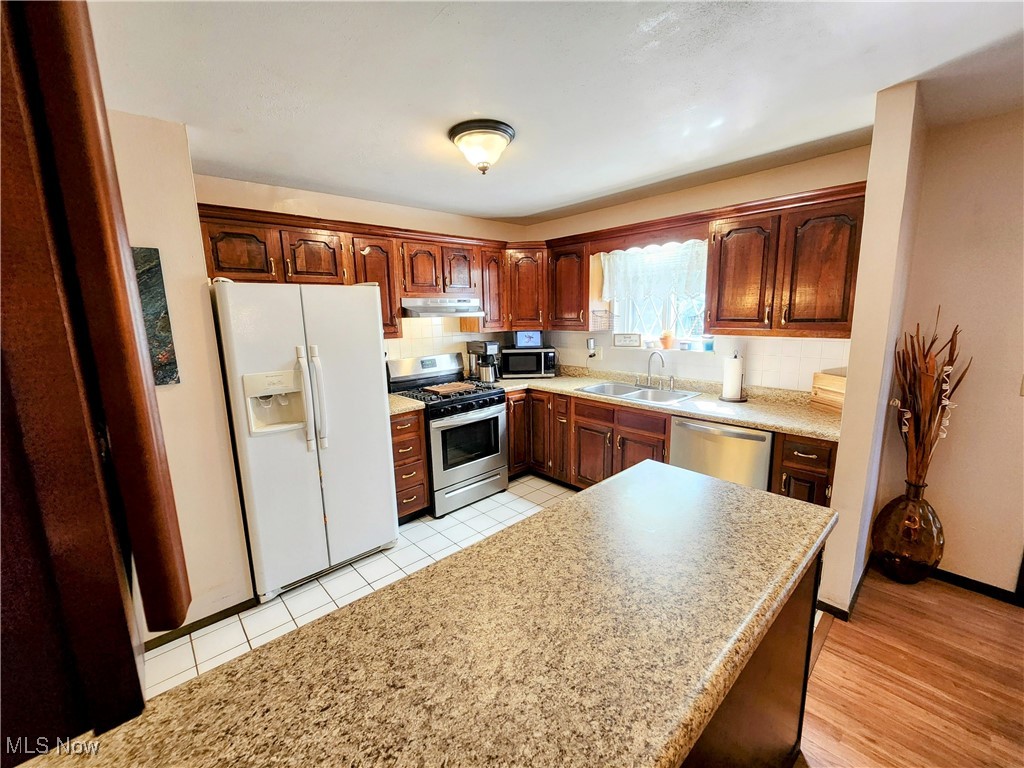 Pahlhurst Plaza Adn - Residential