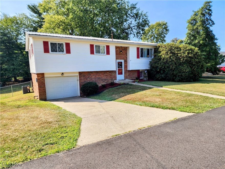 One Bedroom, two bedroom, three; a nice front door, updated counters and well maintained floors. A large backyard, a screened in porch, a garage too. Whatever you are looking for, this house is the one for you. Welcome to 487 Pahlhurst, where the roof is new; landscaping fresh, and plenty of space for your coffee to brew. Downstairs, the basement is finished with brand new carpet completely unblemished. Please don't wait, this house is GREAT!
Schedule a showing before it's too late!