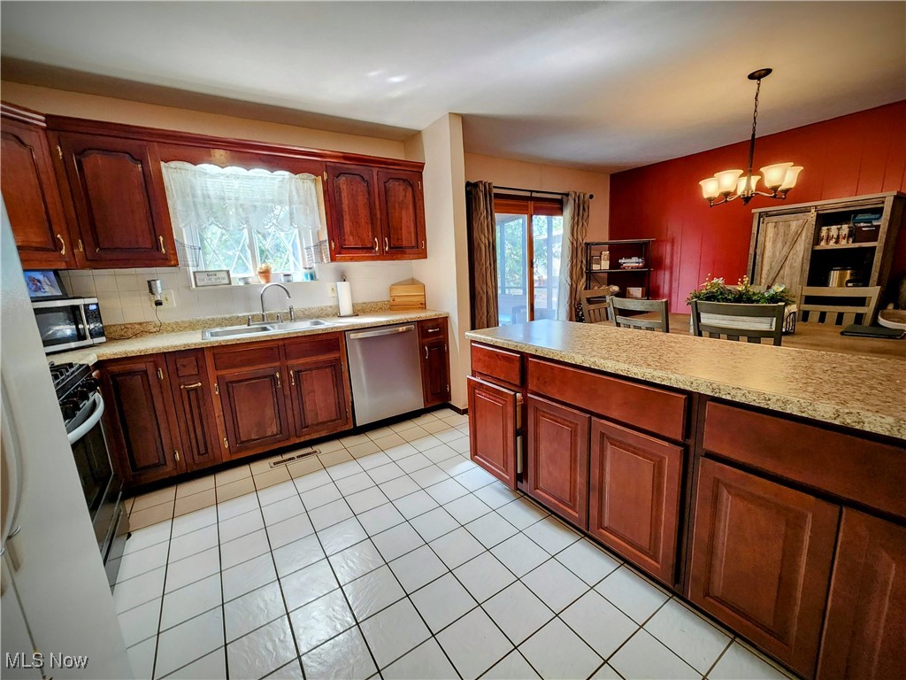 Pahlhurst Plaza Adn - Residential