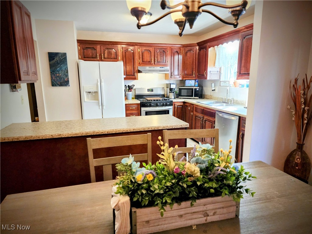 Pahlhurst Plaza Adn - Residential