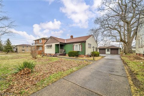 Tiny photo for 7181 York Road, Parma, OH 44130 (MLS # 5187161)