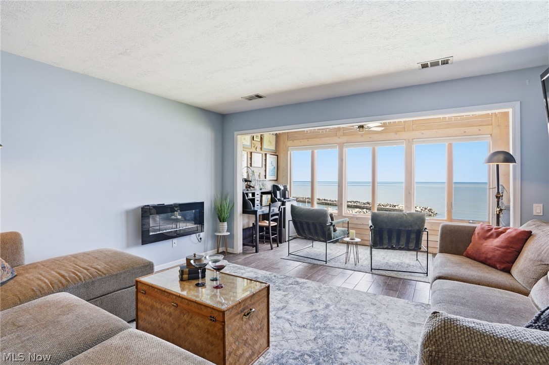 Beachwood Villa Condo - Residential
