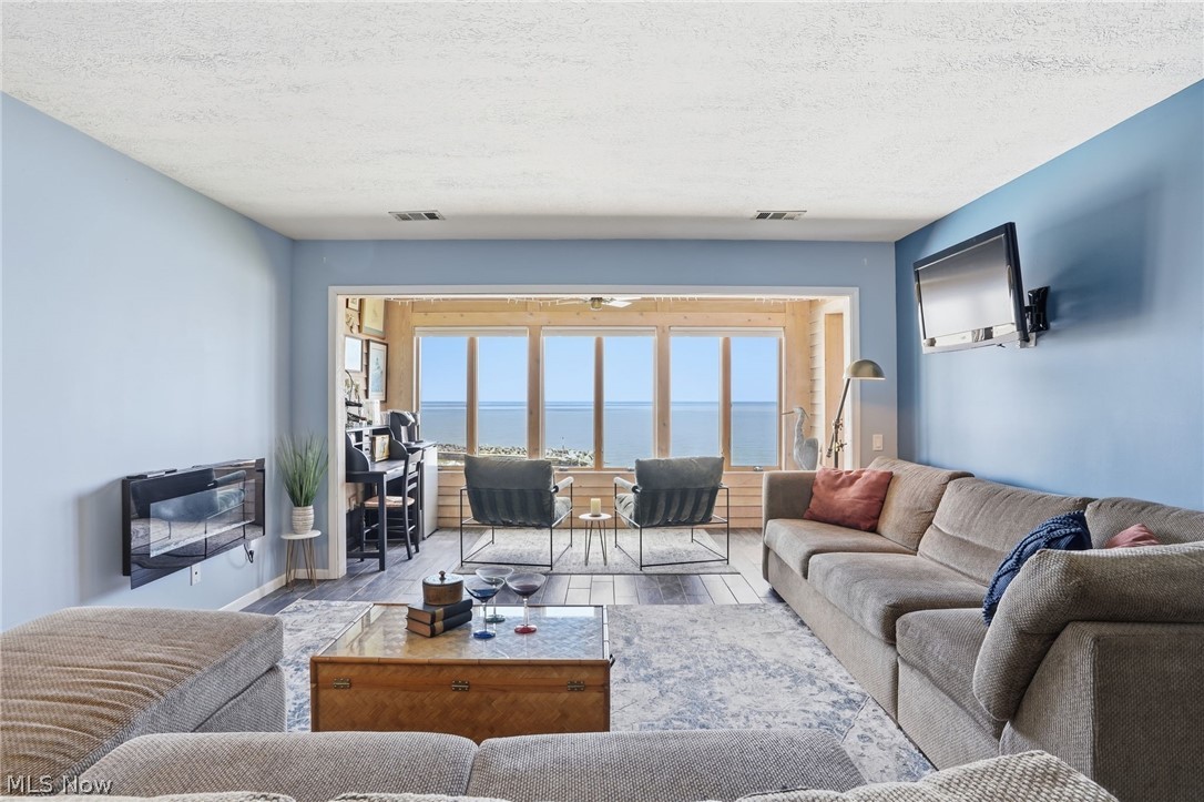 Beachwood Villa Condo - Residential