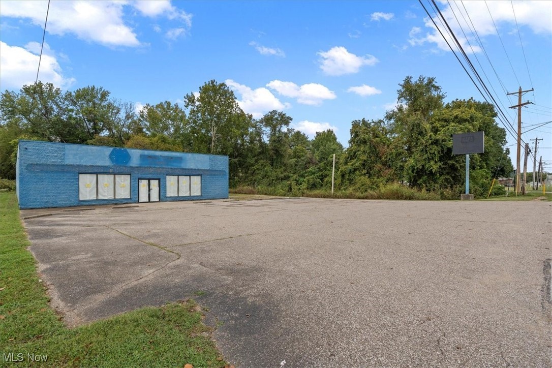 Ravenswood, West Virginia 26164, United States, ,Commercial,Active,220196