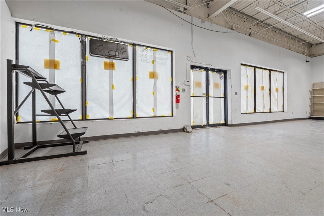 Ravenswood, West Virginia 26164, United States, ,Commercial,Active,220196