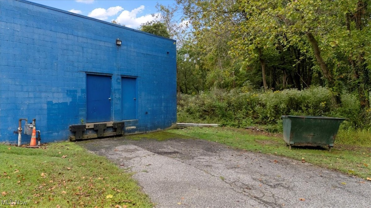 Ravenswood, West Virginia 26164, United States, ,Commercial,Active,220196