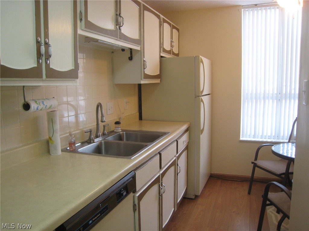 Silver Lake Towers Condo - Residential