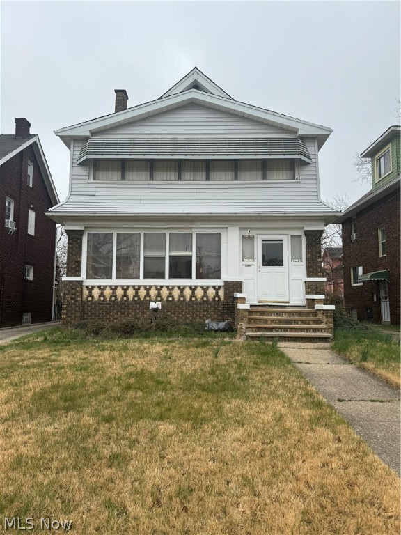 Attention Investors!! Don't miss this opportunity to own a vacant triplex in Cleveland, Ohio, perfect for cosmetic rehab.
Located in a desirable area of Cleveland, this triplex offers potential for strong rental income once renovated.
Each unit features ample living space with spacious bedrooms, a fireplace in the living room and covered porches.
This triplex is ready for your personal touch, with cosmetic rehab work required to restore it to its full potential.
Ideal for investors looking to add value and generate passive income through rental properties.
Explore financing options to fund the renovation and maximize your return on investment.
Contact now for more details and to schedule a viewing. Don't let this opportunity slip away!
