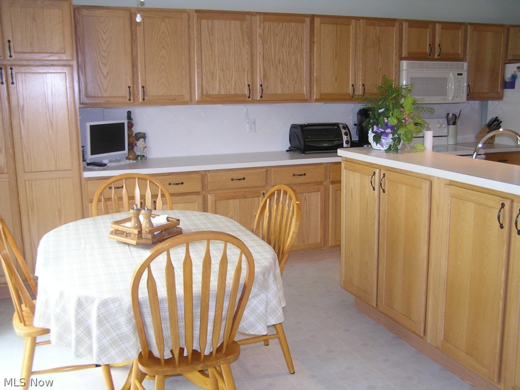 Lakeside Courts - Residential