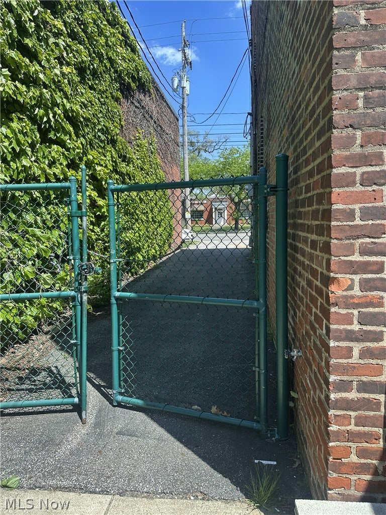3612 Lee Road