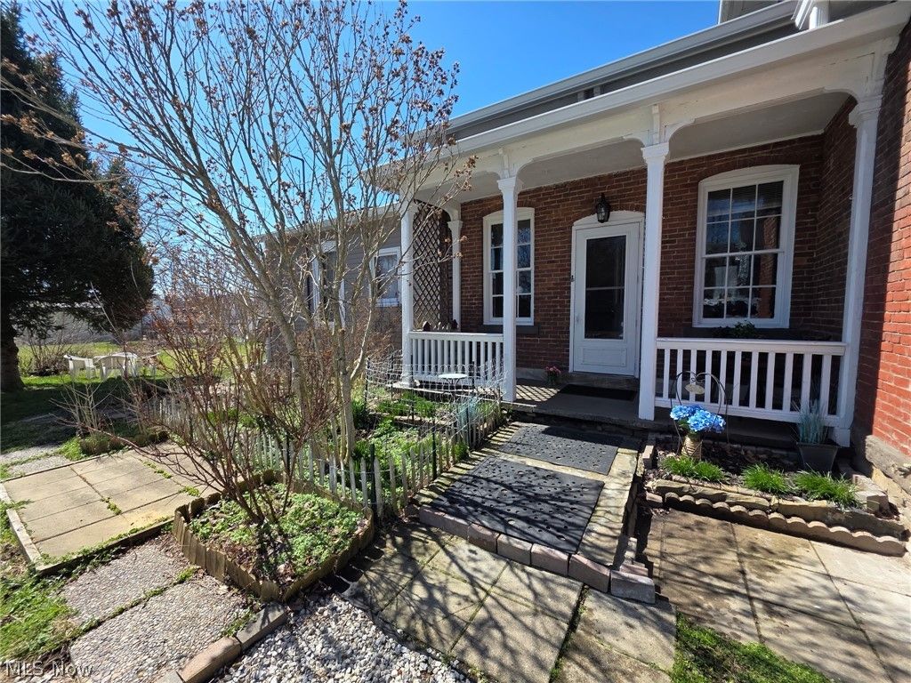 Photo of 263 W Riddle Avenue, Ravenna, OH 44266 (MLS # 5195133)