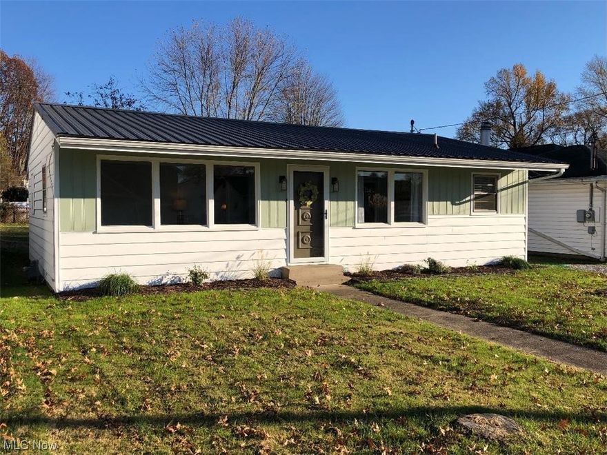 This one story home is ready for new owners.  Newly remodeled kitchen with all new refrigerator, gas oven, and dishwasher.  New carpet and laminate flooring throughout and freshly painted.  New HVAC system and new gas water heater.   Large backyard and located on a quiet cul-de-sac.