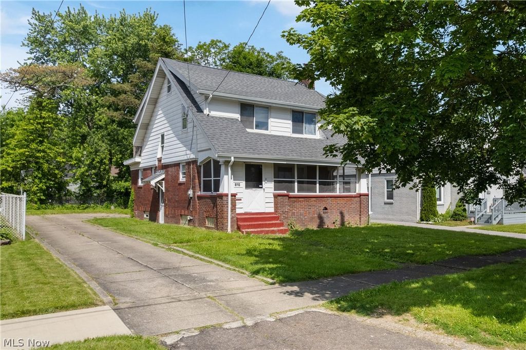Photo of 890 Winton Avenue, Akron, OH 44320 (MLS # 5214840)