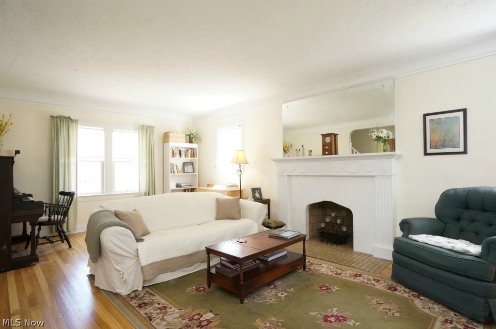 62 MAYFBELV#2 0069 ALL - Residential