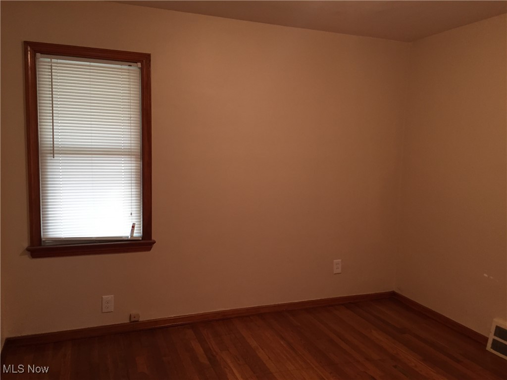 5252 W 45th Street, Parma, Ohio image 8