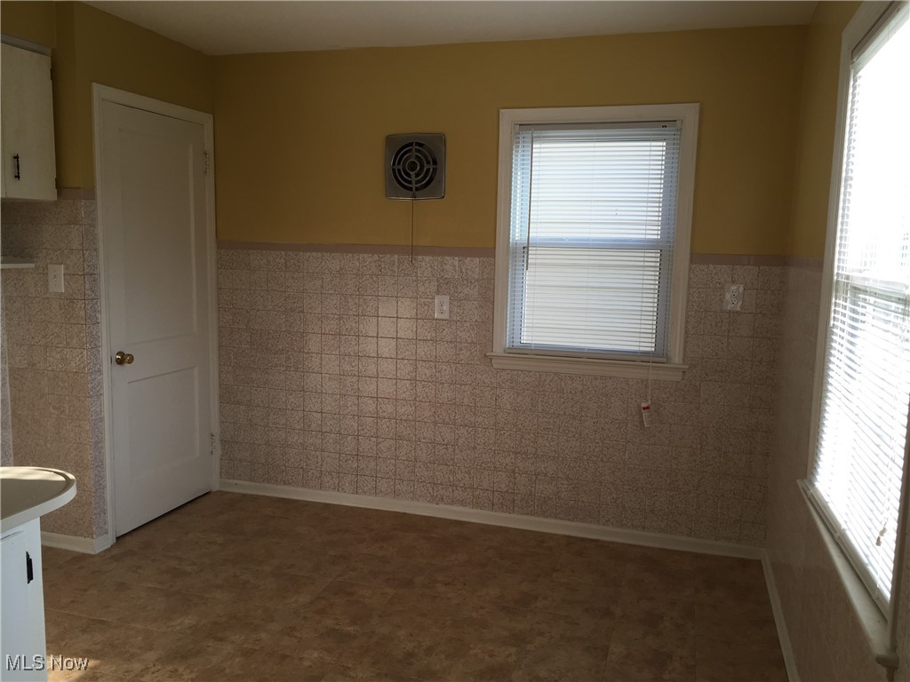 5252 W 45th Street, Parma, Ohio image 6