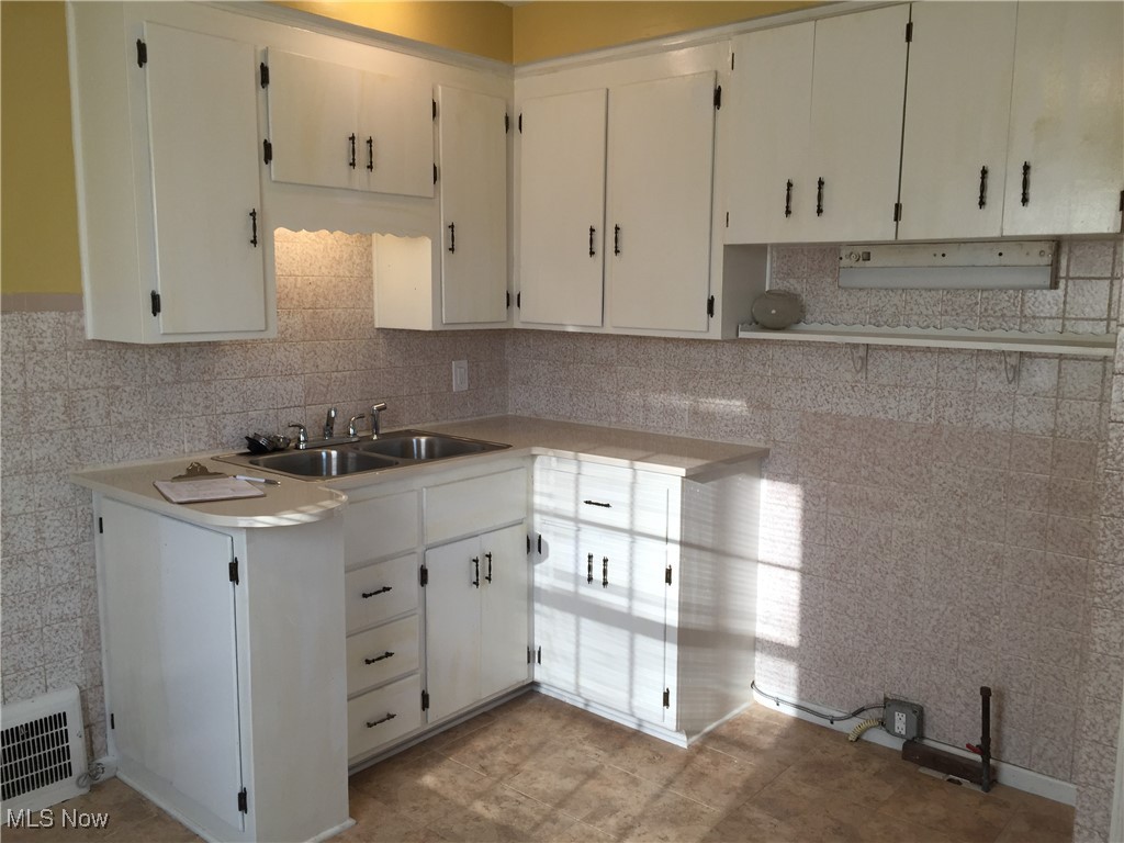 5252 W 45th Street, Parma, Ohio image 7