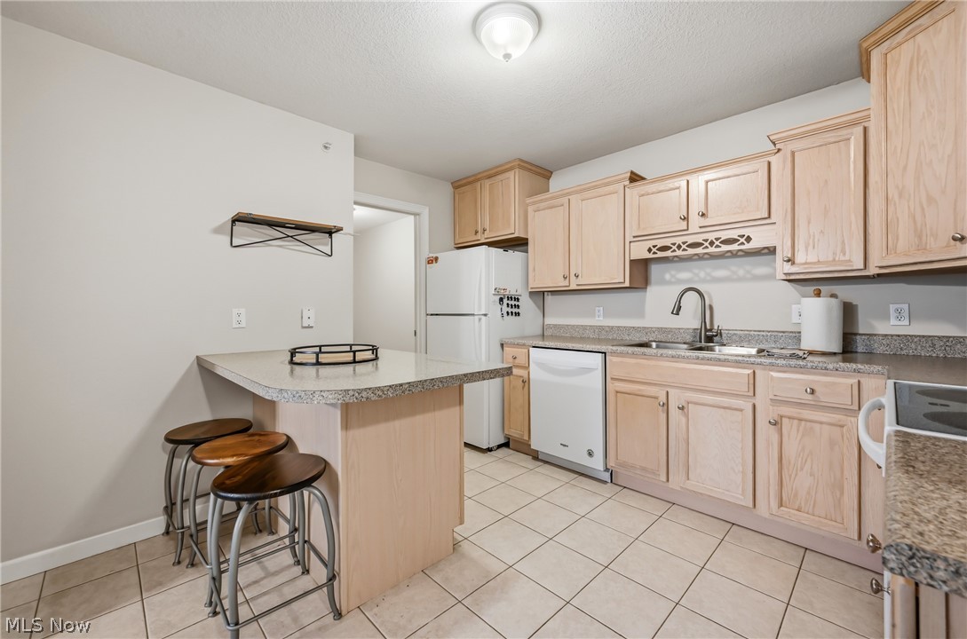 3635-3649 Indian Run Condos - Residential