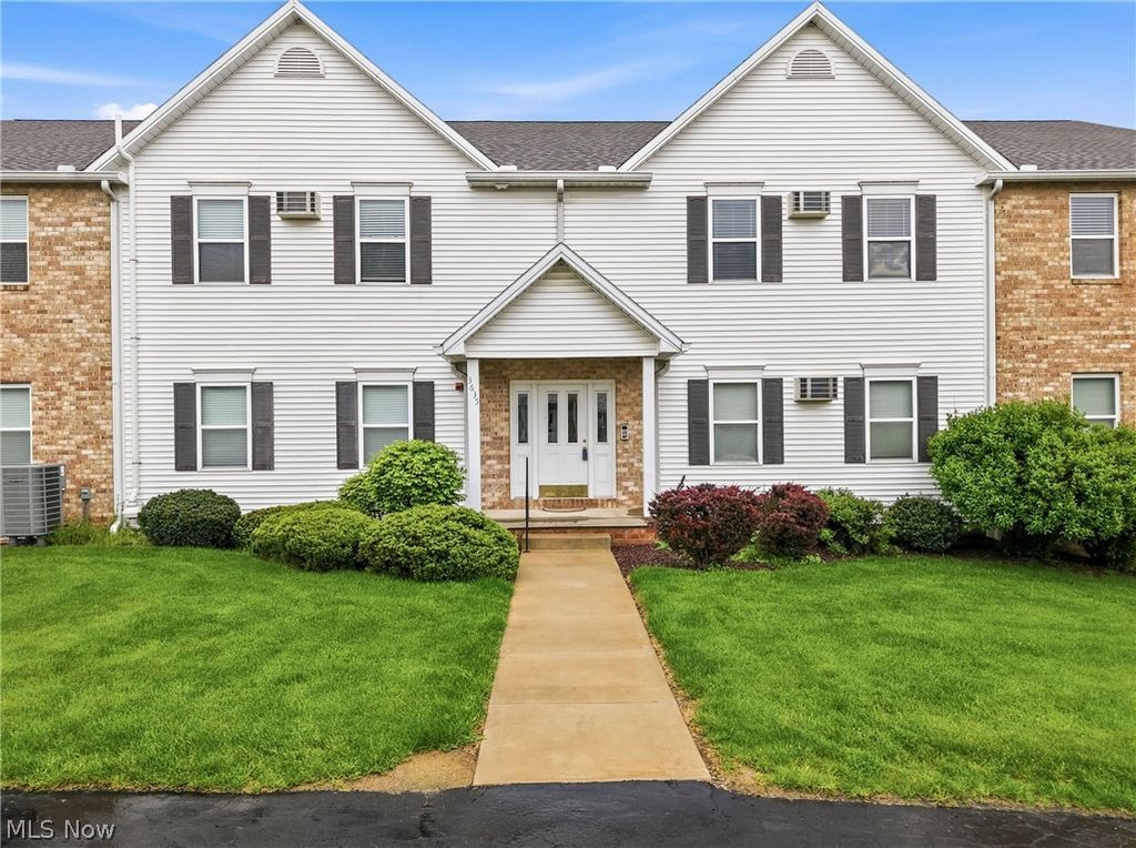 Photo of 3635 Indian Run Drive #6, Canfield, OH 44406 (MLS # 5206881)