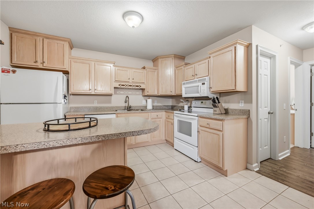 3635-3649 Indian Run Condos - Residential