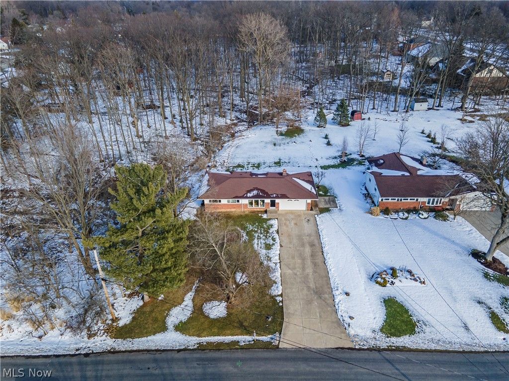 Photo of 7939 Longview Road, Broadview Heights, OH 44147 (MLS # 5189574)