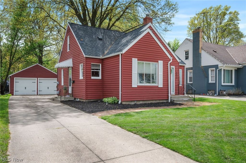 Photo of 2024 Broad Boulevard, Cuyahoga Falls, OH 44223 (MLS # 5205829)