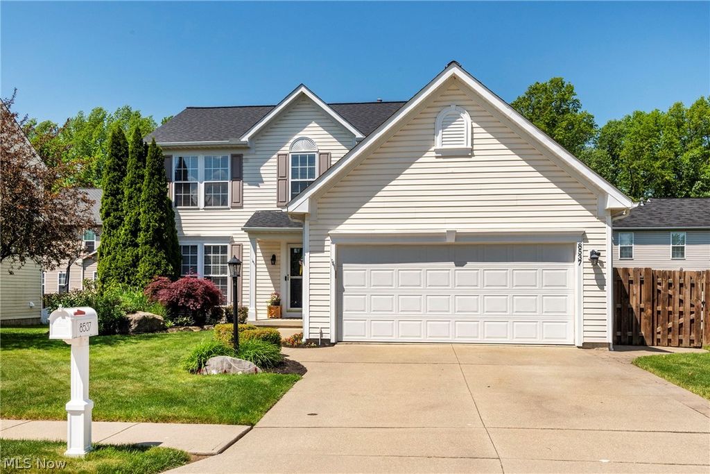 Photo of 8537 Bentley Drive, Olmsted Falls, OH 44138 (MLS # 5209101)