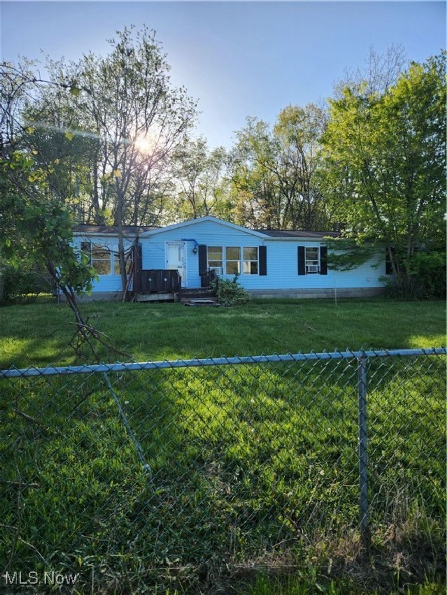 Mr. Fix-It's Fun House Sitting On .59 Acre Lot With  Nice Three  Car Garage . Home Offers  Three Bedrooms, Living Room, Family Room, Kitchen, Dining Area, First Floor Laundry and Full Basement. Public Sewer and Well. Fenced In Front Yard For Pets.
Selling As-Is
