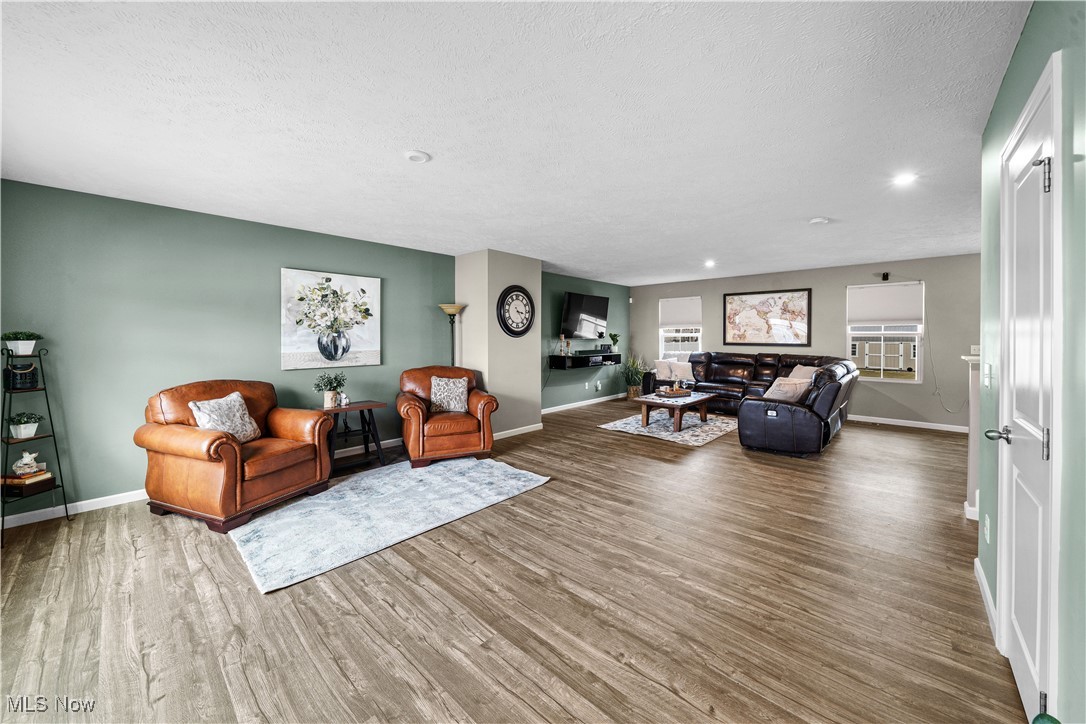 306 Fairfield Court, Elyria, Ohio image 10