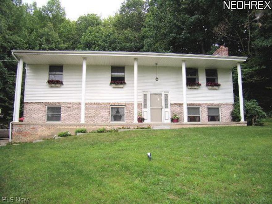 Great home, low price! Lots of privacy, close to docking area, 2 1/2 car garage, fireplace, 3 bedrooms,   Newer roof. Priced to Sell!!! Lake Mohawk is a gated community having a 500 acre lake with unlimited horse power, golf course, beaches, & tennis courts.