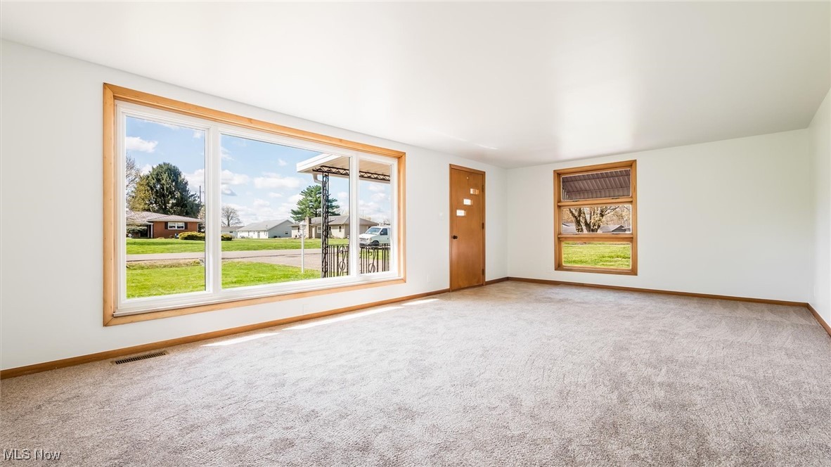 3675 Kay Drive, Zanesville, Ohio image 3
