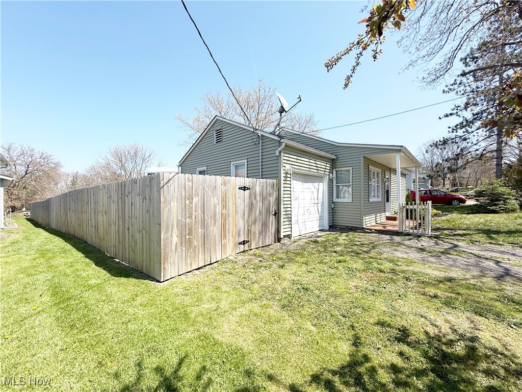 4587 Elyria Avenue, Lorain, Ohio image 8